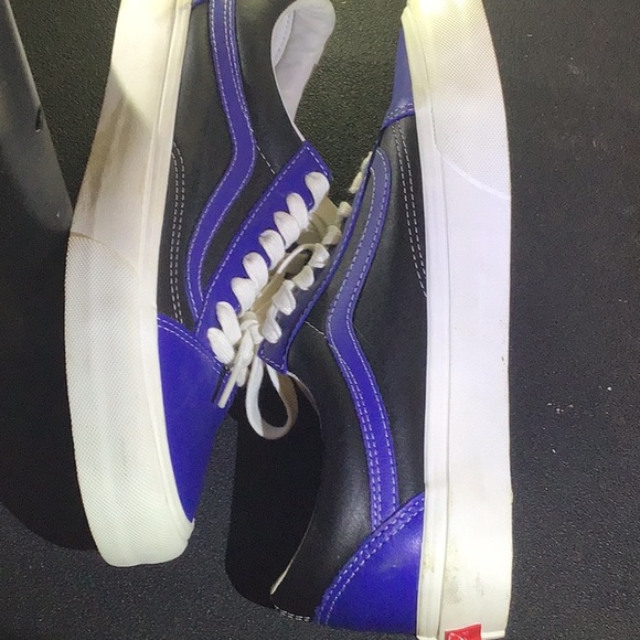 Vans - Picture 2 of 5